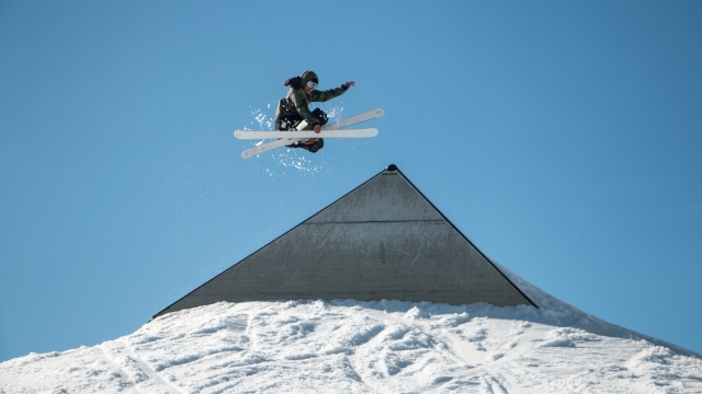 华体会hth体育：塑胶跑道材料业务：成为运动场地安全与美观的代名词！